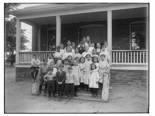 Children in front of Snelling School, Merced County