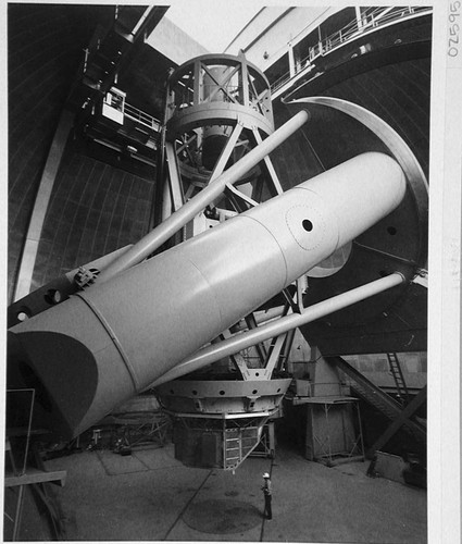 200-inch telescope with tube pointing to zenith, shutters open, Palomar Observatory