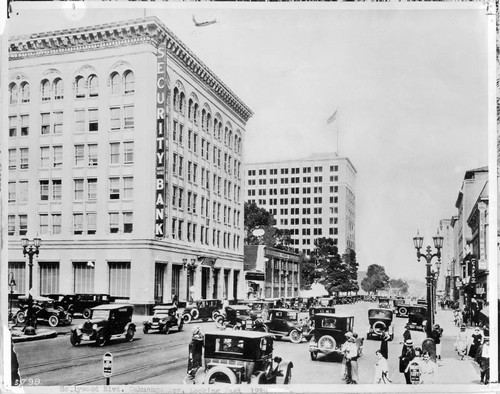 Hollywood Blvd. & Cahuenga, looking East