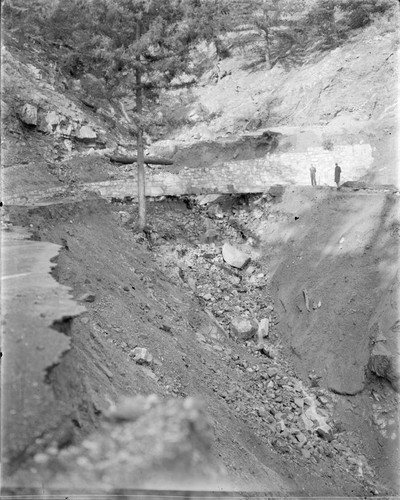 Washed out road on Mount Wilson access road, above red box station