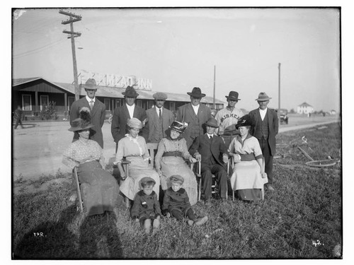 Group portrait, Fairmead Inn, Fairmead