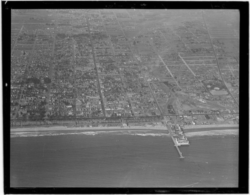 Aerial view of Santa Monica Pier