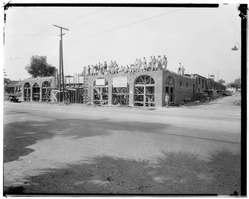 Washington Theatre under construction. 1924