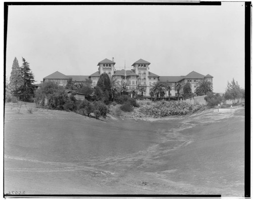 Raymond Hotel, 1200 South Fair Oaks, Pasadena. 1925