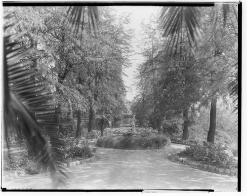 Raymond Hotel gardens, 1200 South Fair Oaks, Pasadena. 1930