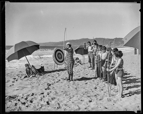 Children's archery class with Audrey Grubbs on Santa Monica beach