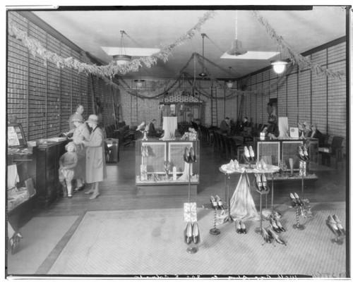 Walkover Shoe Store, 302 East Colorado, Pasadena. 1926