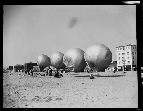 Preparations for the International Coconut Balloon Derby Contest, Venice