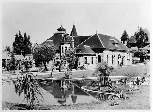 Pasadena Public Library, rear view, 1908