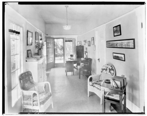 Small Animal Hospital reception area, 74 North Daisy, Pasadena. 1927