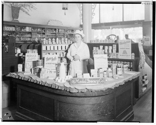 Model Grocery Company Thera Brothers merchandise display, 60 West Colorado, Pasadena. 1936