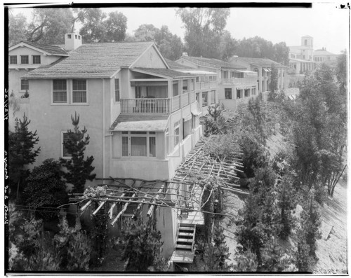 Vista Del Arroyo Hotel bungalows, 125 South Grand, Pasadena. 1926