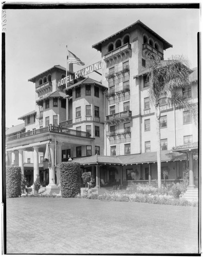 Raymond Hotel, 1200 South Fair Oaks, Pasadena. 1929