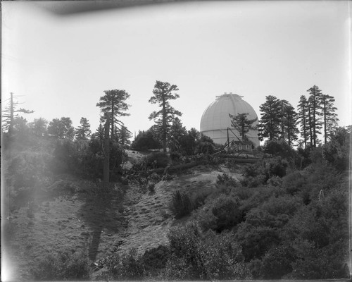 Distant view of the completed 100-inch telescope dome, Mount Wilson Observatory