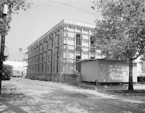 Construction of the new wing of Mount Wilson Observatory's office building, Pasadena