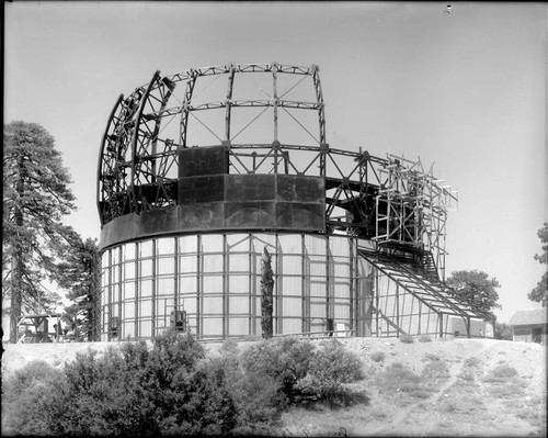 Construction of the dome for the 100-inch telescope building, Mount Wilson Observatory