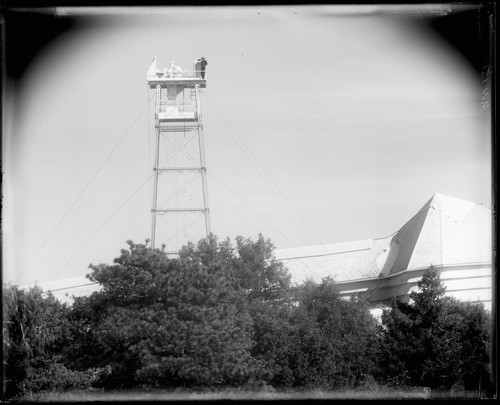 Tower and Snow telescope building at Mount Wilson Observatory