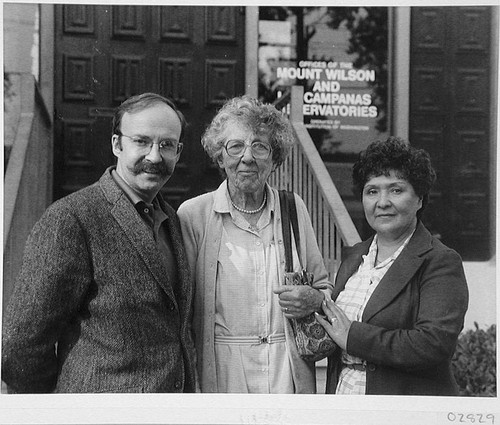 Theodore Dunham in front of the Mount Wilson and Las Campanas Observatories Pasadena office