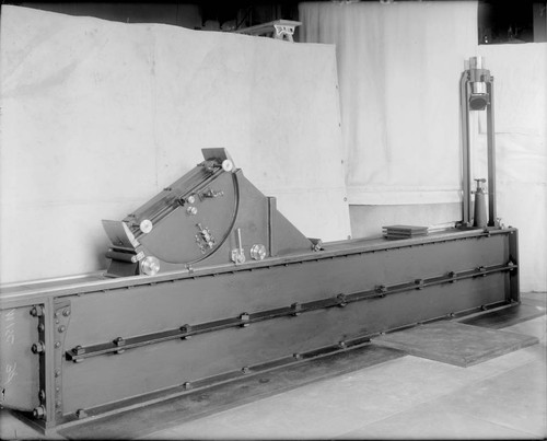 Concave grating spectrograph, at the Mount Wilson Observatory Optical laboratory, Pasadena