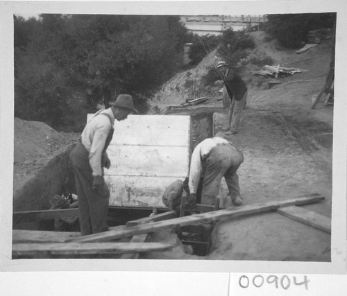 Unidentified construction workers, Mount Wilson