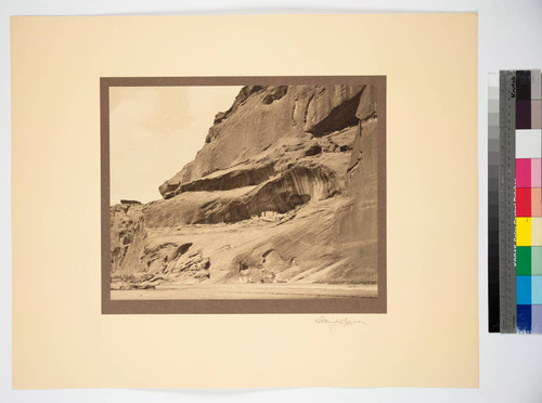 Canyon de Chelly, Arizona. First Cliff Ruin encountered in the canyon