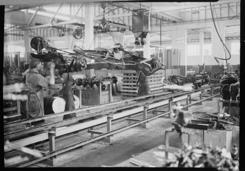 Studebaker assembly line, Loma Vista Avenue, Los Angeles. 1936