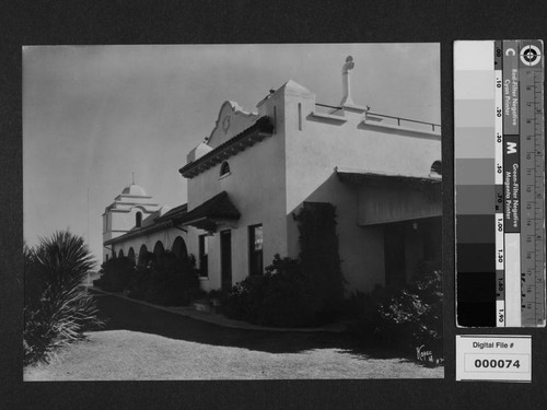 Corner view of Milflores, Spanish-style home of Harrison Gray Otis