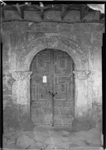 San José y San Miguel de Aguayo. Chapel door