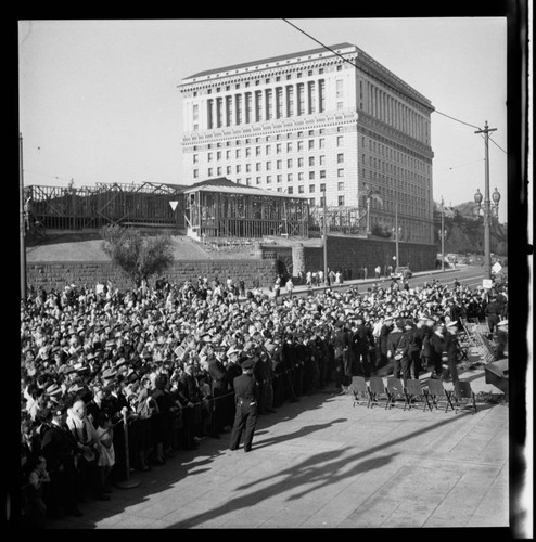 Funeral for World War II servicemen, downtown Los Angeles