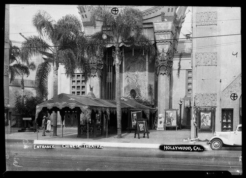 Entrance, Chinese Theatre, Hollywood, Cal