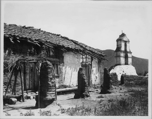 Pala, Campanario, or bell tower, with chapel