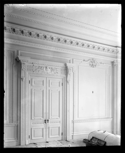 Huntington residence under construction, circa 1910