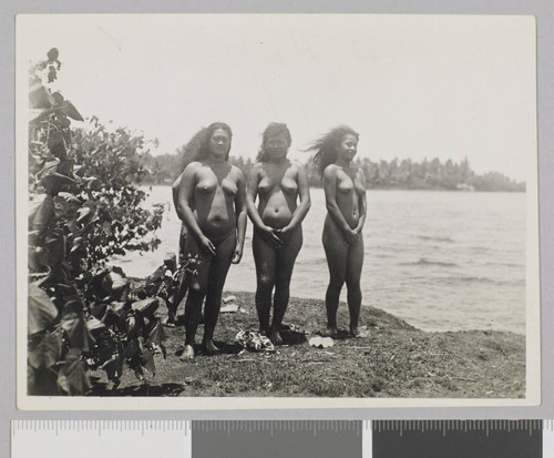 Tahitian native girls