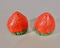 Strawberries salt & pepper shakers