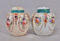 Flowery salt & pepper shakers