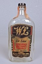 WL Choose Wisely De Luxe Straight Bourbon Whiskey bottle