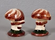 Mushroom salt & pepper shakers