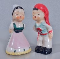 "Spanish Sweethearts" salt & pepper shakers