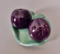 Plums salt & pepper shakers