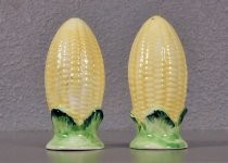 Corn salt & pepper shakers