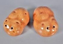 Potatoes salt & pepper shakers