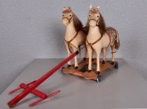 Horse pull toy