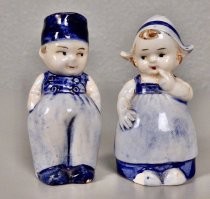 Figurines salt & pepper shakers