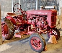 Farmall 100 Row-Crop tractor