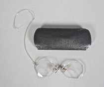 Pince-Nez on silver chain