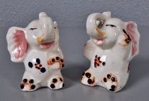 Laughing elephant salt & pepper shakers