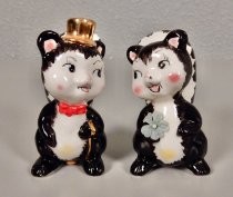 Skunks salt & pepper shakers