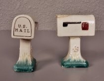 Mailboxes salt & pepper shakers