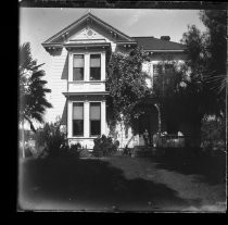 Two-story Victorian house with Italianate features