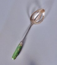 Slotted spoon